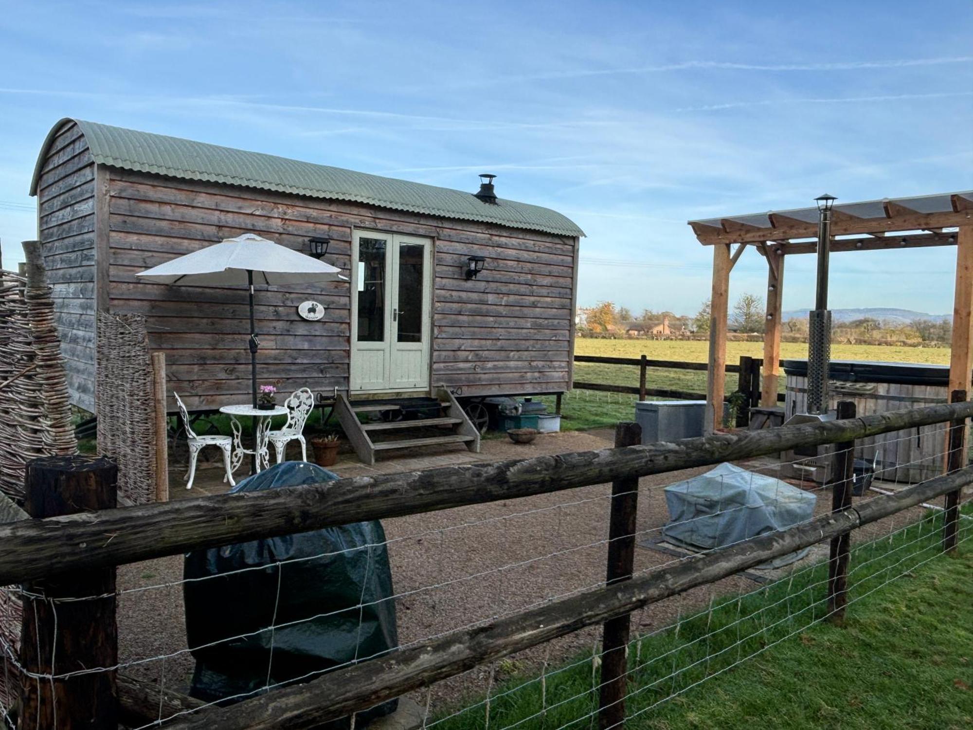 モントゴメリー Bron Hafren Bed & Breakfast エクステリア 写真